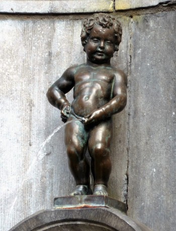 Vizeletvizsgálat Brüssel szobor